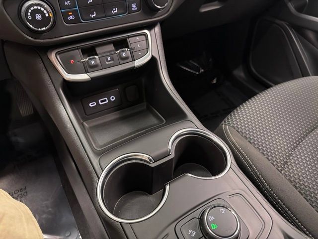 Used 2024 GMC Terrain SLE AWD/4WD image 19