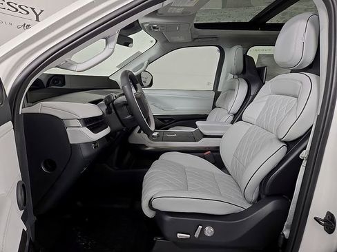 New 2025 Lincoln Navigator L Black Label image 14