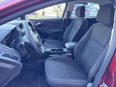 Used 2017 Ford Focus SE image 18