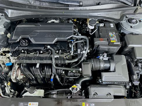 Used 2025 Hyundai Elantra SEL FWD image 33