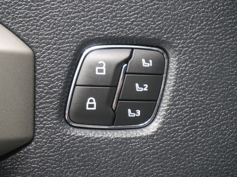 Used 2022 Ford F250 Lariat w/ Tremor Off-Road Package AWD/4WD image 19