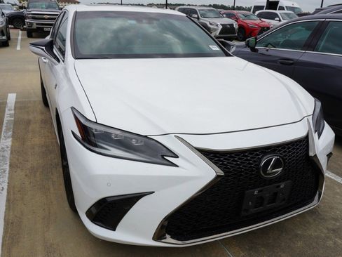 Used 2023 Lexus ES 350 F Sport w/ Accessory Package (Z2) FWD image 3