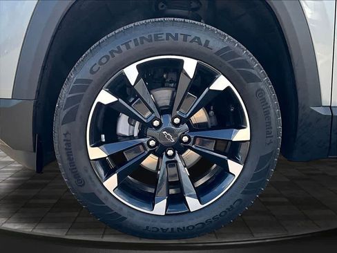 Used 2025 Chevrolet Equinox RS AWD/4WD image 36