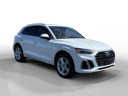 Used 2023 Audi Q5 e Premium Plus w/ Premium Plus Package AWD/4WD image 7