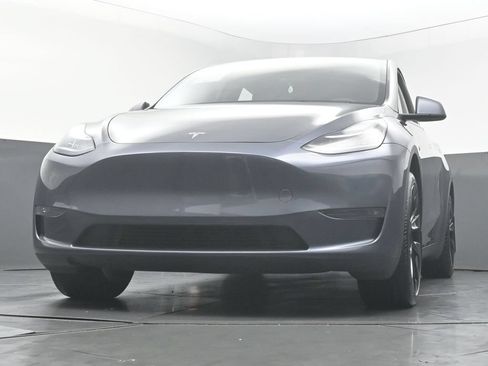 Used 2023 Tesla Model Y Long Range AWD/4WD image 41
