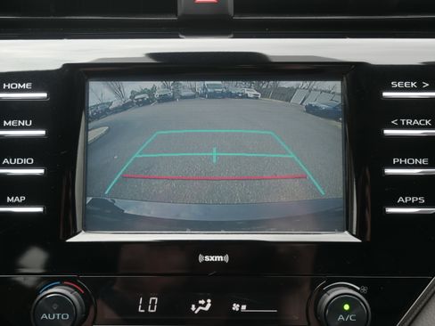 Used 2020 Toyota Camry SE image 25