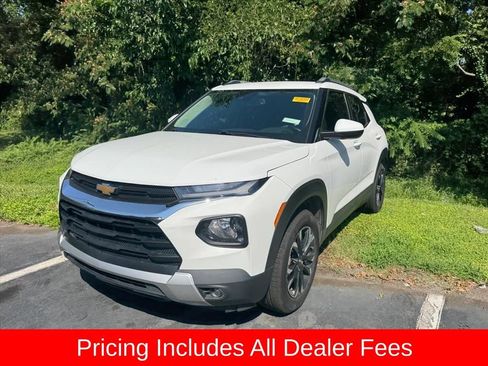 Used 2022 Chevrolet TrailBlazer LT w/ Convenience Package FWD image 9