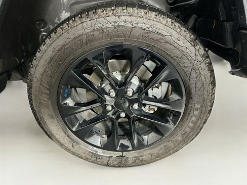 Used 2023 Jeep Wrangler Sahara w/ Cold Weather Group AWD/4WD image 11