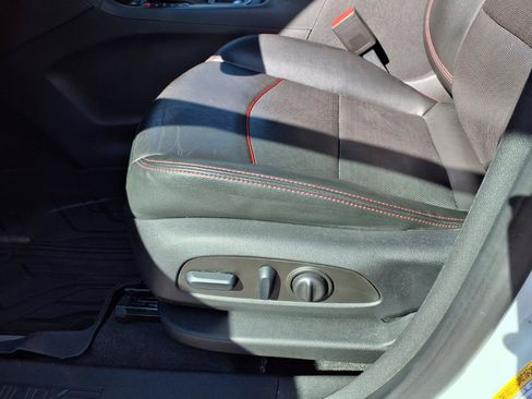 Used 2022 Chevrolet Equinox RS w/ RS Leather Package FWD image 24