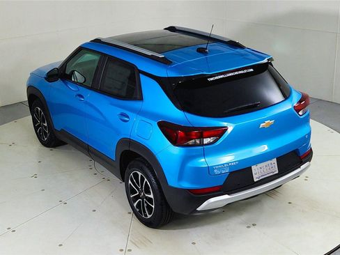 New 2026 Chevrolet TrailBlazer LT w/ LT Cold Weather Package FWD image 19