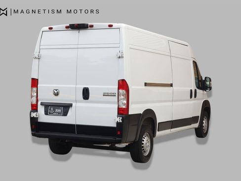 Used 2024 RAM ProMaster 2500 w/ Convenience Group FWD image 8