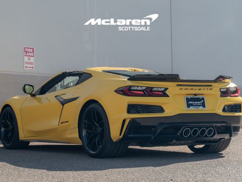 Used 2025 Chevrolet Corvette Z06 RWD image 5
