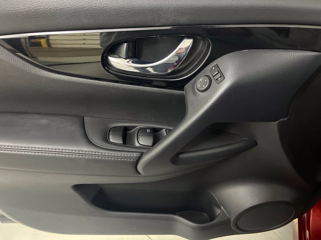 Used 2022 Nissan Rogue Sport SV AWD/4WD image 51
