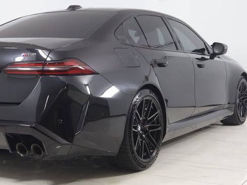 Used 2025 BMW M5 w/ Executive Package image 76