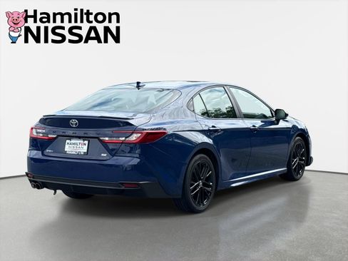 Used 2025 Toyota Camry SE FWD image 2