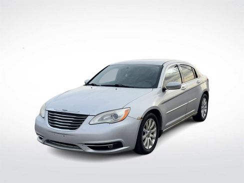 Used 2012 Chrysler 200 Touring image 4