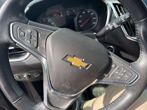 Used 2018 Chevrolet Equinox LT image 14