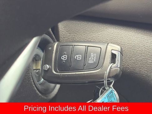 Used 2020 Hyundai Santa Fe SE FWD image 25