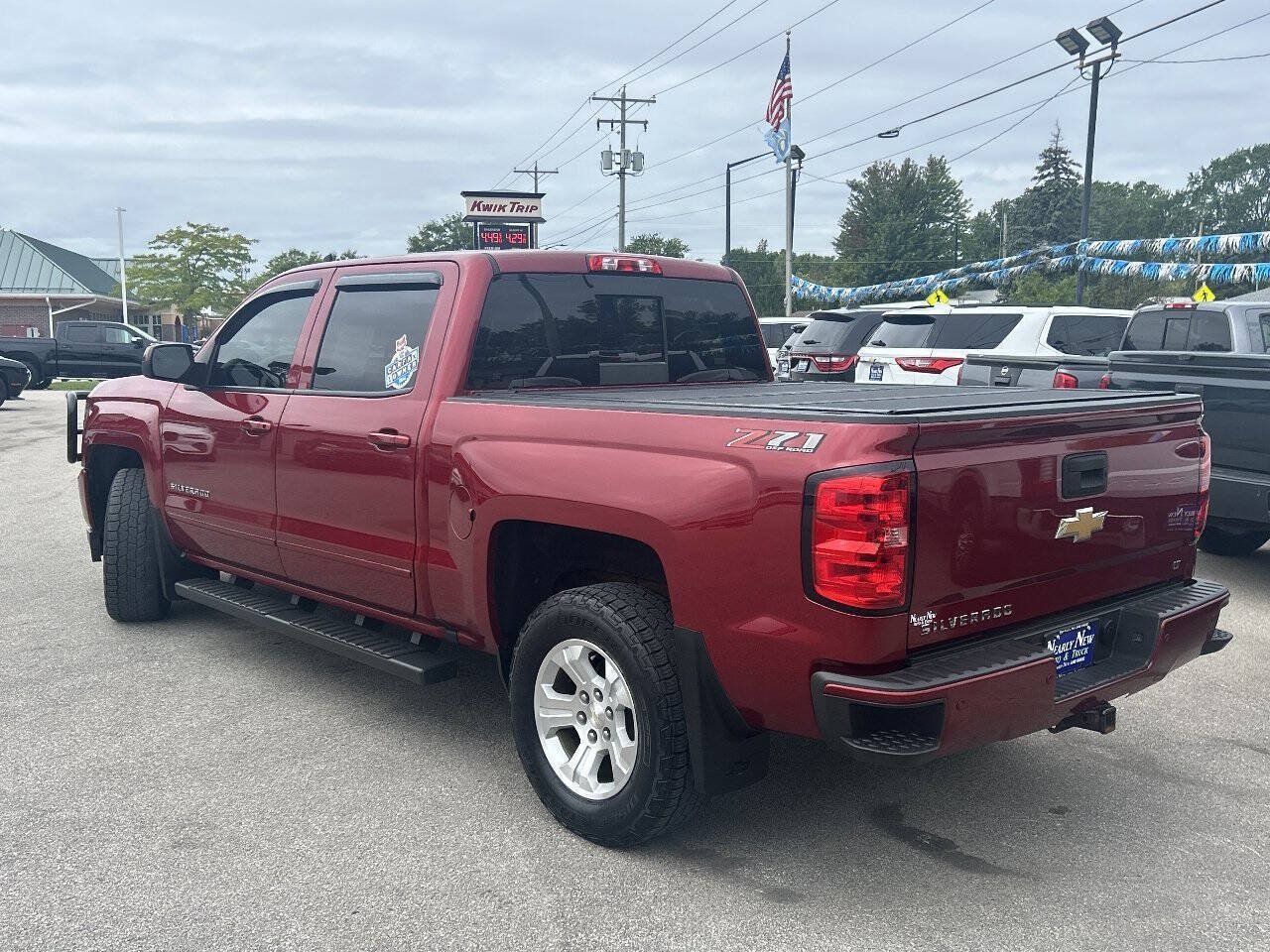Used 2018 Chevrolet Silverado 1500 LT w/ All Star Edition AWD/4WD image 3