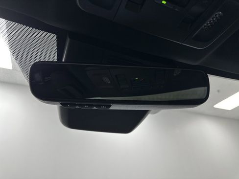 Used 2025 Toyota Camry SE image 29