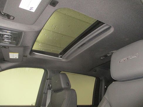 New 2025 GMC Sierra 2500 AT4 w/ AT4 Premium Plus Package image 19