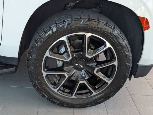 Used 2023 Chevrolet Suburban RST AWD/4WD image 18