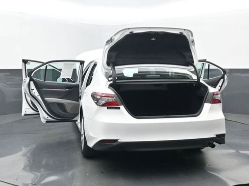 Used 2023 Toyota Camry LE image 36