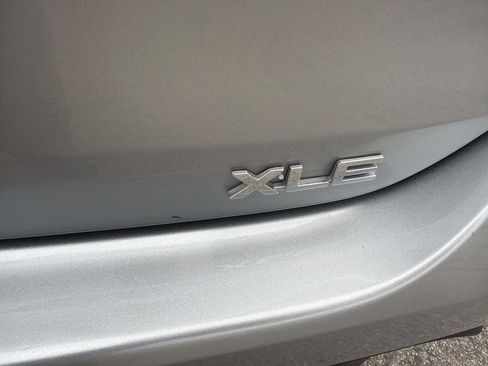 Used 2022 Toyota Highlander XLE FWD image 7