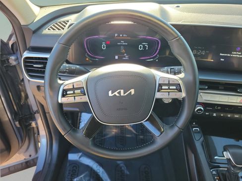 Used 2024 Kia Telluride S image 26