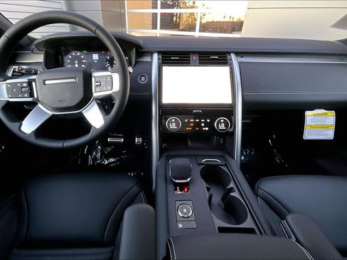 New 2026 Land Rover Discovery Limited Edition image 5