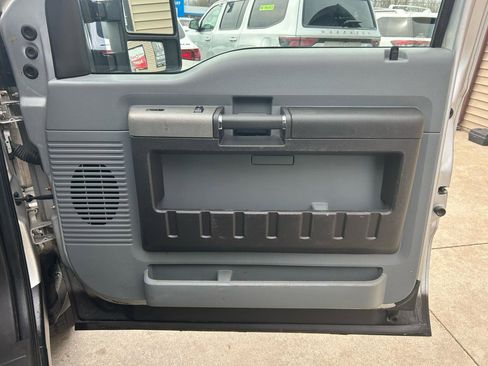 Used 2011 Ford F350 XLT w/ XLT Premium Pkg image 18