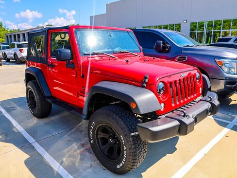 Used 2015 Jeep Wrangler Sport w/ Quick Order Package 24S AWD/4WD image 2