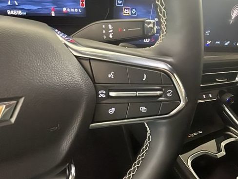 Used 2025 Chevrolet Traverse LT AWD/4WD image 16