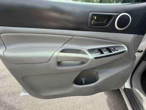 Used 2012 Toyota Tacoma PreRunner w/ SR5 Pkg RWD image 16