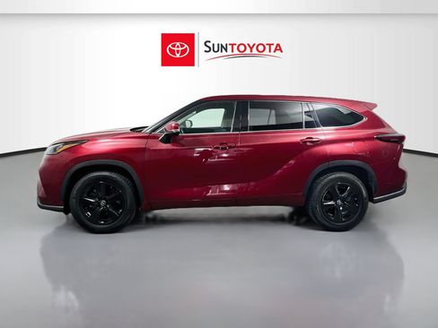 Used 2020 Toyota Highlander LE FWD image 7