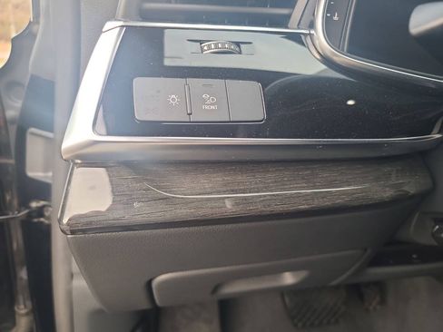 Used 2019 Audi Q8 Premium AWD/4WD image 18