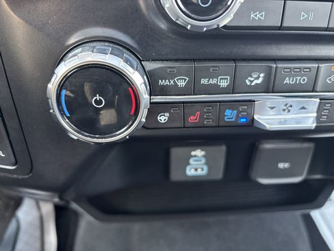 Used 2024 Ford F350 Lariat w/ Camper Package image 28