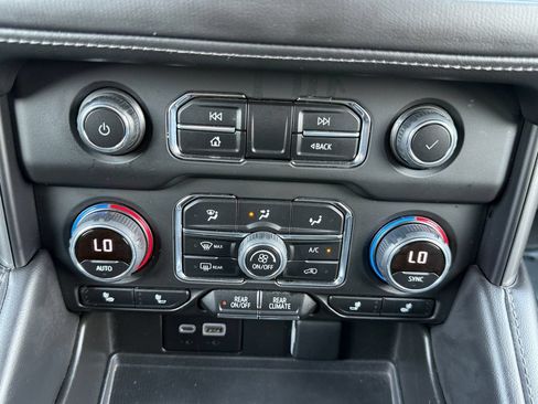 Used 2023 Chevrolet Tahoe LT AWD/4WD image 17