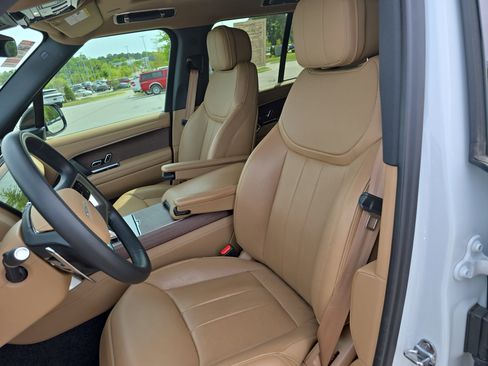 Used 2025 Land Rover Range Rover SE AWD/4WD image 14