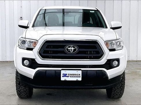 Used 2020 Toyota Tacoma SR5 AWD/4WD image 3