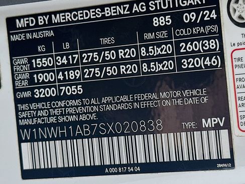 Used 2025 Mercedes-Benz G 550 image 34