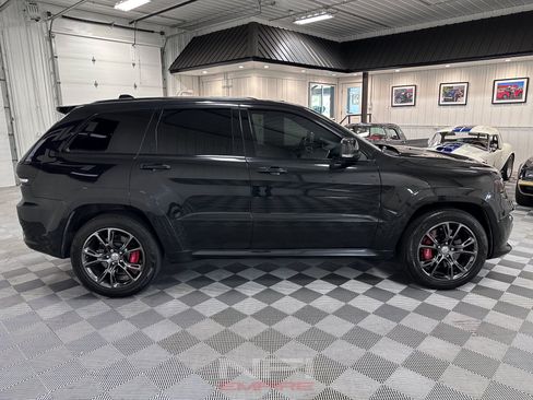 Used 2016 Jeep Grand Cherokee SRT AWD/4WD image 7