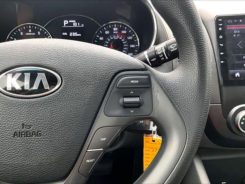 Used 2017 Kia Forte LX image 21