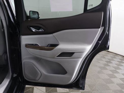 Used 2023 GMC Acadia SLE w/ Driver Convenience Package image 28