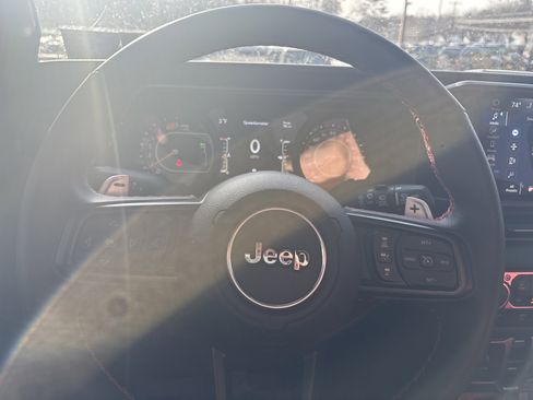 Used 2024 Jeep Wrangler Rubicon 392 image 17