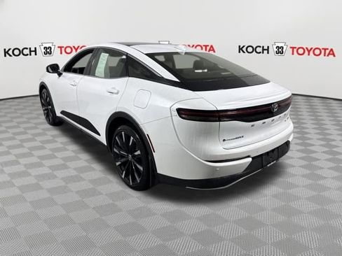 Used 2024 Toyota Crown Platinum image 6