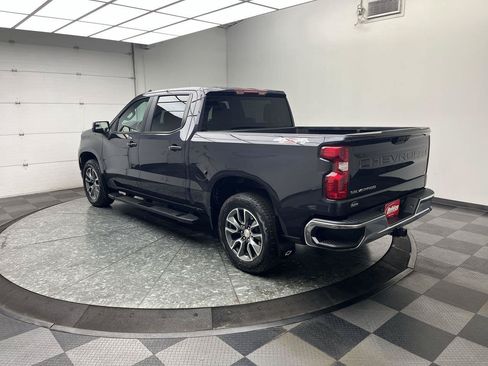 Certified 2022 Chevrolet Silverado 1500 LT AWD/4WD image 2