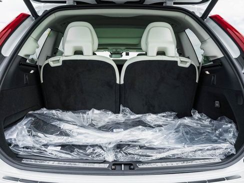 New 2025 Volvo XC90 T8 Ultra w/ Protection Package Premier image 9