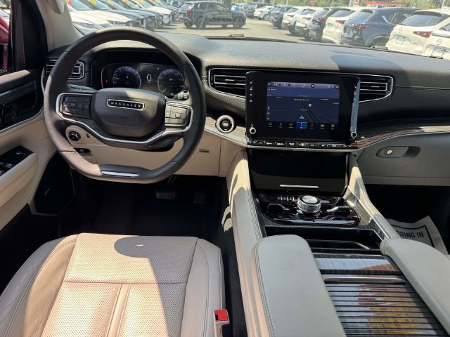 Used 2022 Jeep Wagoneer Series III w/ Flexible Seating Group AWD/4WD image 11