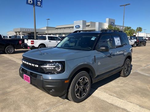 New 2025 Ford Bronco Sport Outer Banks image 3